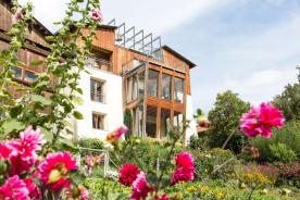 Geschlossener Hof am Schludernser Sonnenberg zu verkaufen Geschlossener Hof am Schludernser Sonnenberg zu verkaufen
