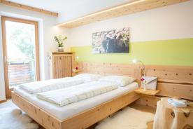Geschlossener Hof am Schludernser Sonnenberg zu verkaufen Geschlossener Hof am Schludernser Sonnenberg zu verkaufen
