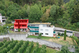 Latsch/Tarsch: Vermietet 4-Zimmerwohnung mit Terrasse, Balkon und Keller zu verkaufen Latsch/Tarsch: Vermietet 4-Zimmerwohnung mit Terrasse, Balkon und Keller zu verkaufen
