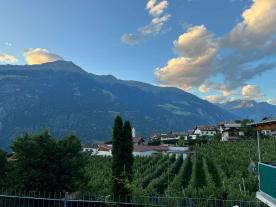 Latsch/Tarsch: Vermietete 2-Zimmerwohnung mit Terrasse und Keller zu verkaufen Latsch/Tarsch: Vermietete 2-Zimmerwohnung mit Terrasse und Keller zu verkaufen