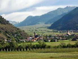 Mals / Laatsch: Wiese mit 3.200 m² zu verkaufen Mals / Laatsch: Wiese mit 3.200 m² zu verkaufen