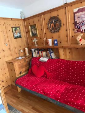 Freistehendes Wohnhaus mit Wirtschaftsgebäude in Taufers im Münstertal zu verkaufen Freistehendes Wohnhaus mit Wirtschaftsgebäude in Taufers im Münstertal zu verkaufen