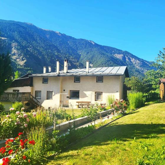Freistehendes Wohnhaus mit Wirtschaftsgebäude in Taufers im Münstertal zu verkaufen Freistehendes Wohnhaus mit Wirtschaftsgebäude in Taufers im Münstertal zu verkaufen